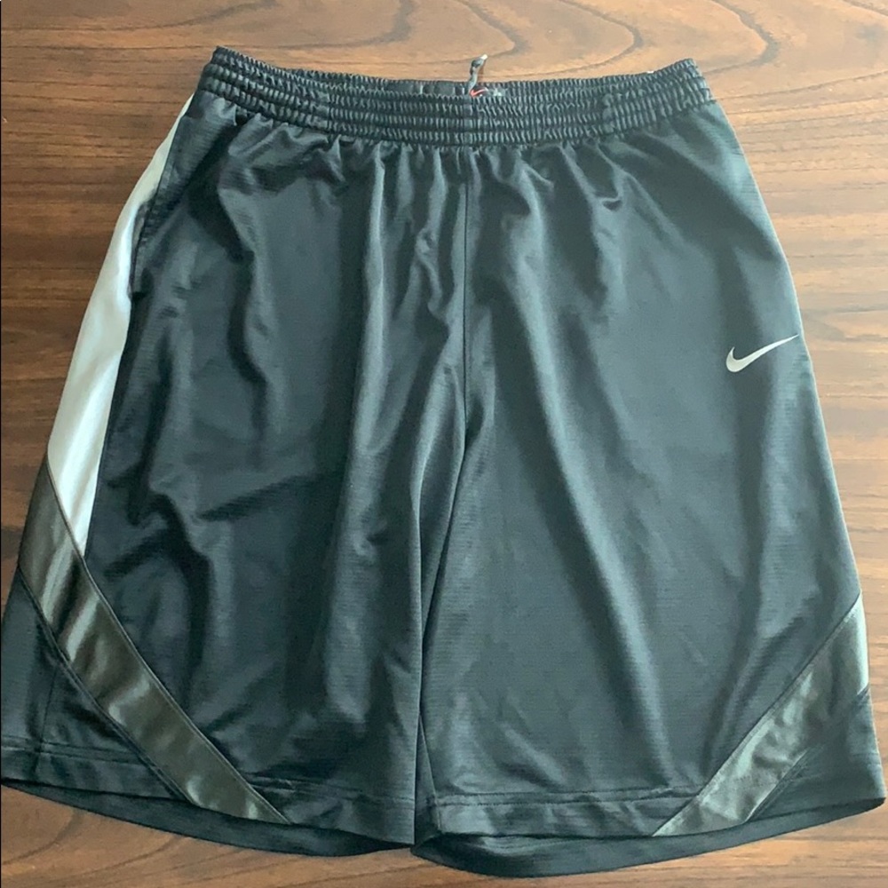 Men’s XL basketball shorts